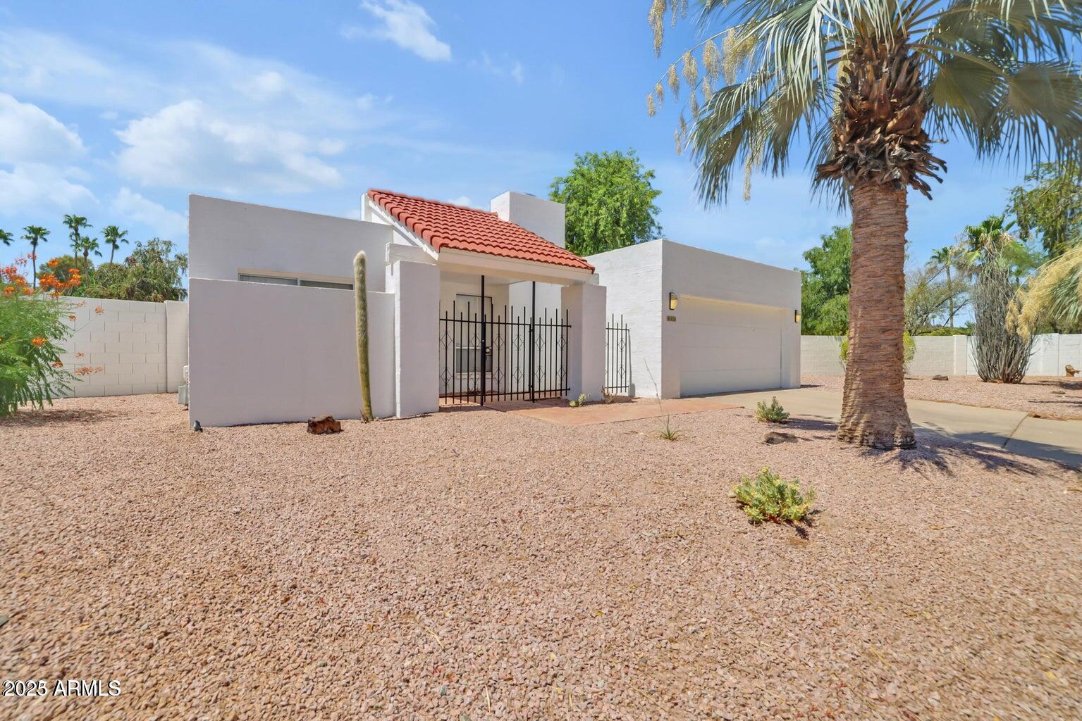 511 East Calavar Road Phoenix, AZ 85022 - Photo 3 of 31 front 3