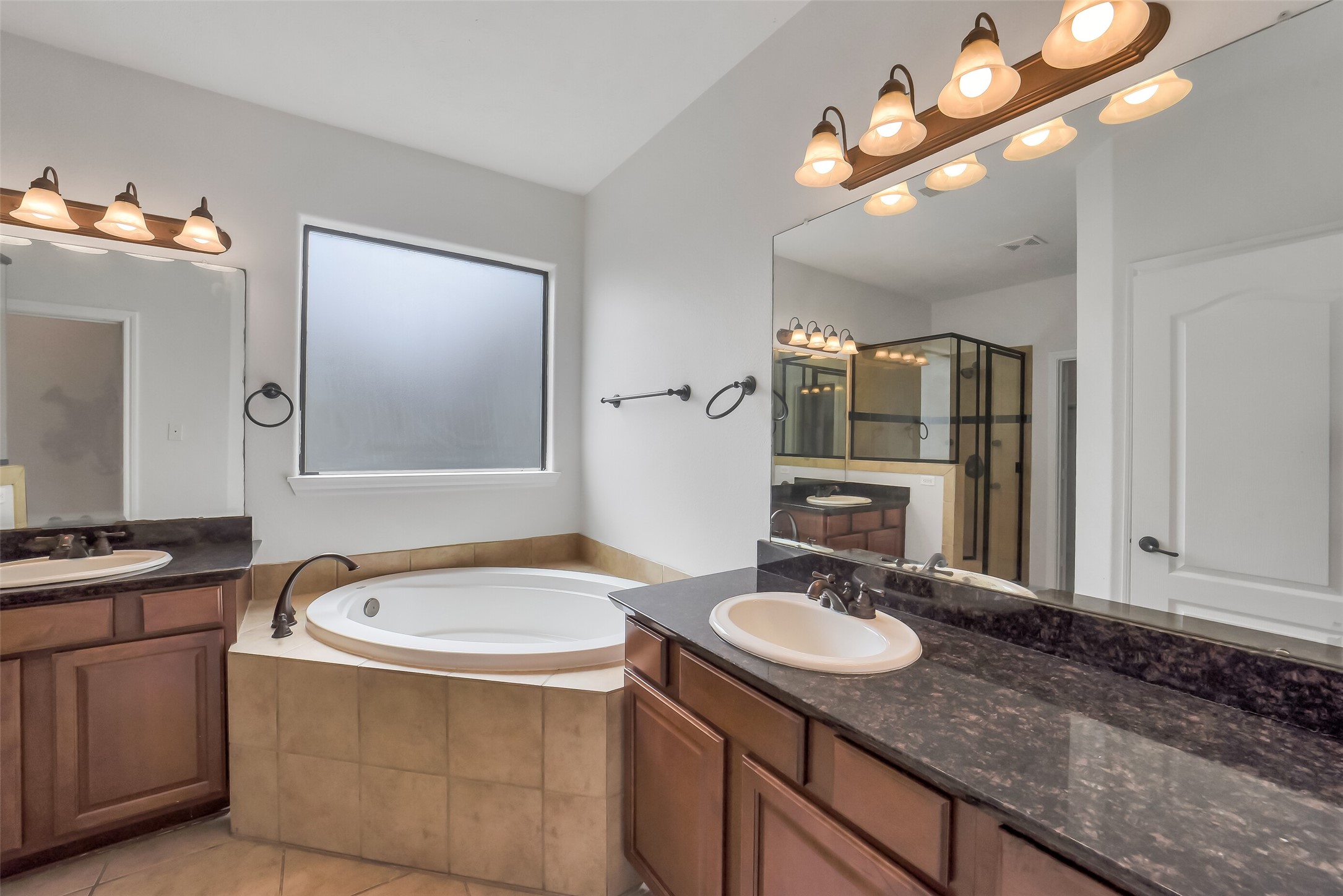 1335 Studer Street Houston, TX 77007 - Photo 22 of 37