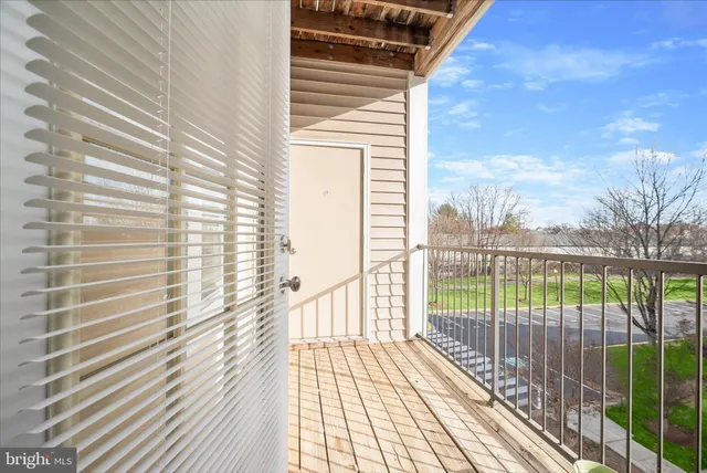 a view of utility room with washer and dryer
