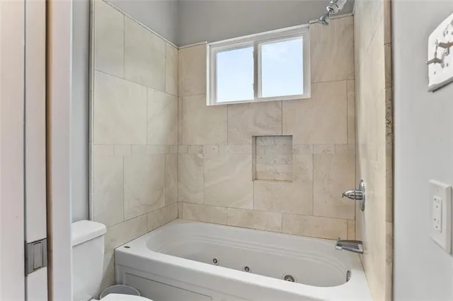 $1,800 | 2111 Chippewa Street, New Orleans, LA 70130