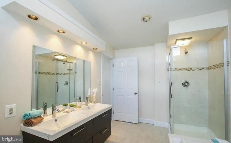 342 Maple Avenue Baltimore, MD 21221 - Photo 20 of 24 Bath (Master)