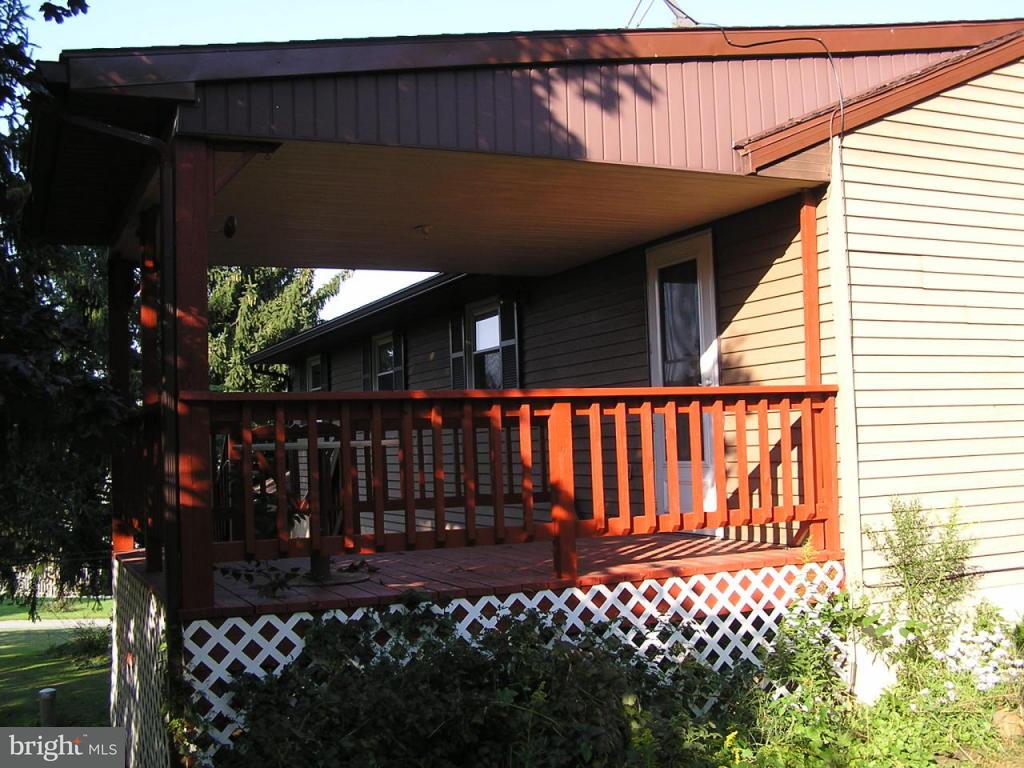 1542 Loop Road Manheim, PA 17545 - Photo 3 of 6