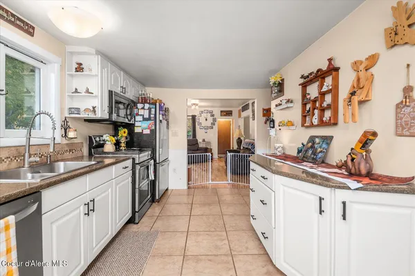 $649,000 | 105 Lehigh Avenue, Metaline Falls, WA 99153