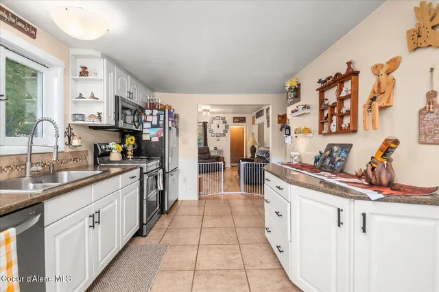 $699,000 | 105 Lehigh Avenue, Metaline Falls, WA 99153