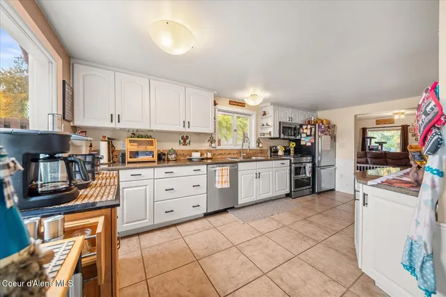 $699,000 | 105 Lehigh Avenue, Metaline Falls, WA 99153