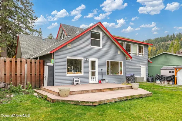 $649,000 | 105 Lehigh Avenue, Metaline Falls, WA 99153