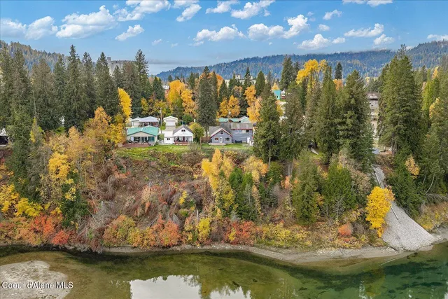 $699,000 | 105 Lehigh Avenue, Metaline Falls, WA 99153