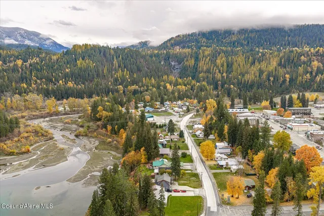 $699,000 | 105 Lehigh Avenue, Metaline Falls, WA 99153