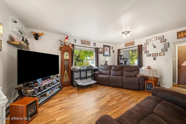 $649,000 | 105 Lehigh Avenue, Metaline Falls, WA 99153