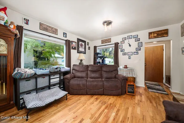 $649,000 | 105 Lehigh Avenue, Metaline Falls, WA 99153