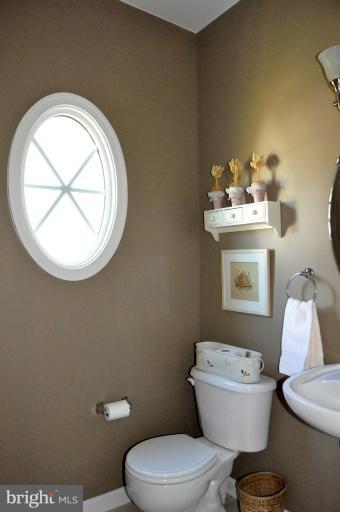 14461 Clubhouse Road Gainesville, VA 20155 - Photo 2 of 22 Powder Room