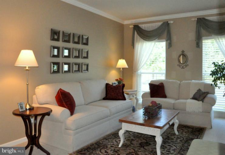 14461 Clubhouse Road Gainesville, VA 20155 - Photo 18 of 22 Living Room