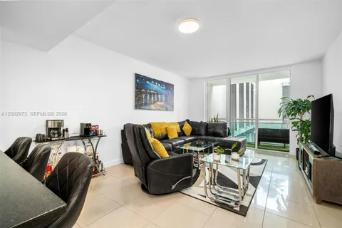 $415,000 | 950 Brickell Bay Drive, Unit 803, Miami, FL 33131