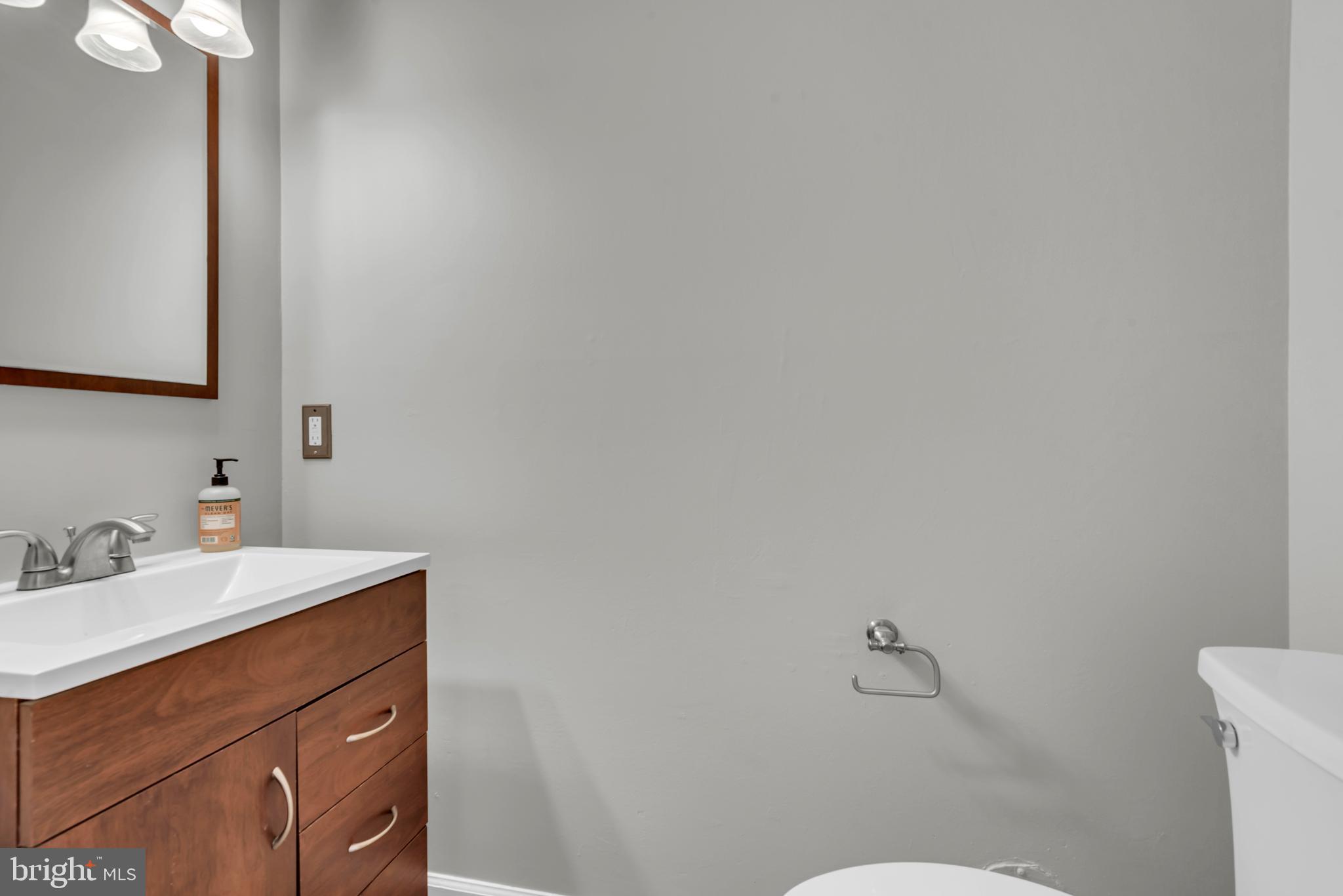 1052 Cedar Ridge Court Annapolis, MD 21403 - Photo 16 of 42 Main level powder room