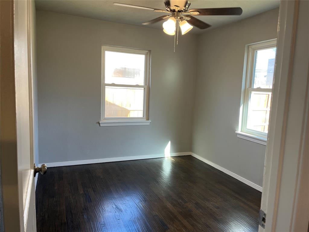 1500 Grace Street Arlington, TX 76010 - Photo 4 of 10