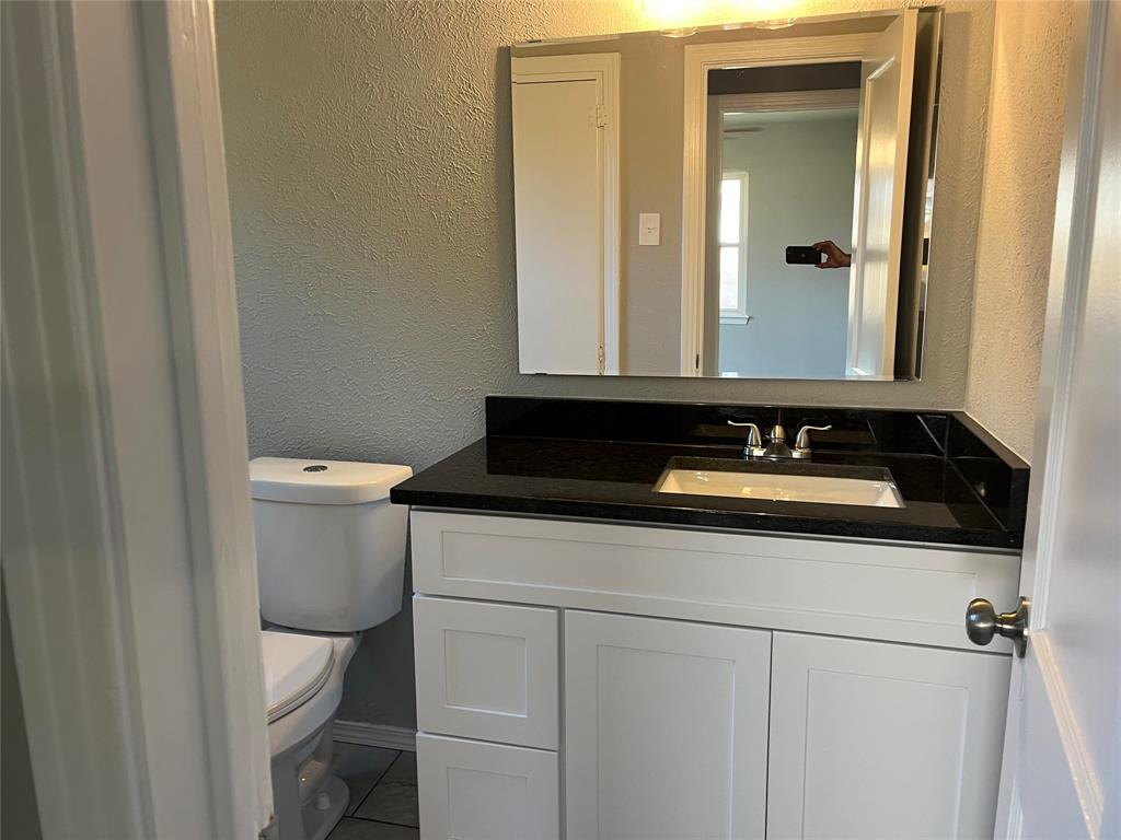 1500 Grace Street Arlington, TX 76010 - Photo 5 of 10