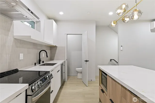 $525,000 | 11831 59th Avenue South, Unit B, Seattle, WA 98178