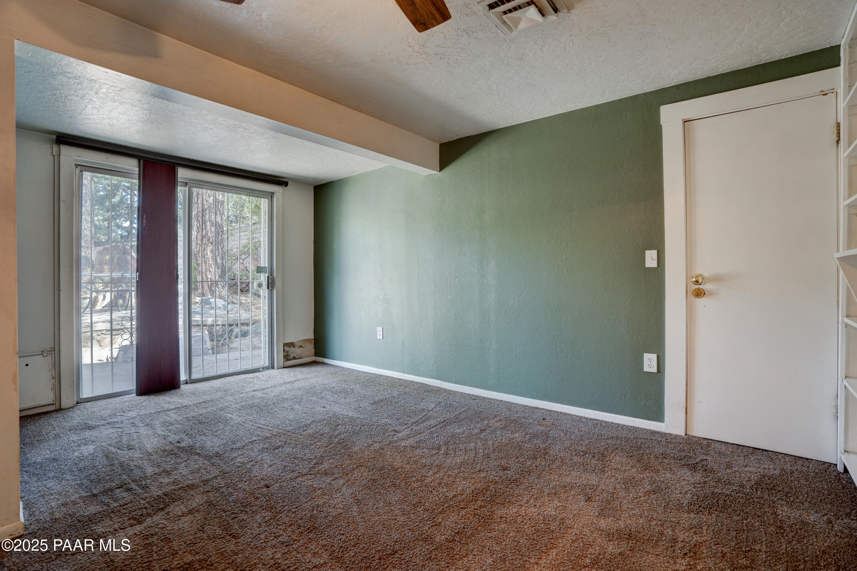 719 Pima Road Prescott, AZ 86303 - Photo 26 of 31 an empty room with windows