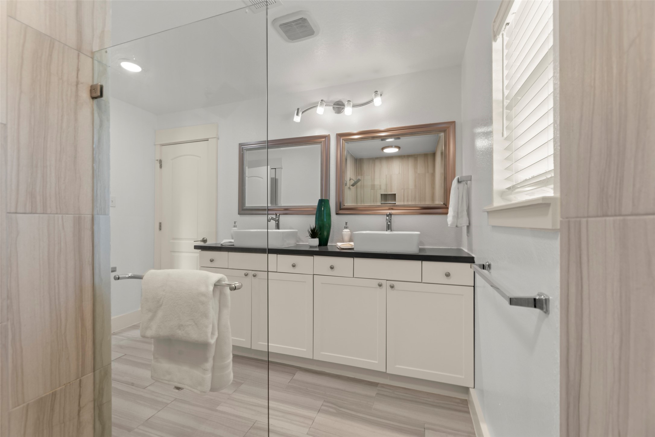 10611 Deerwood Road Houston, TX 77042 - Photo 19 of 35