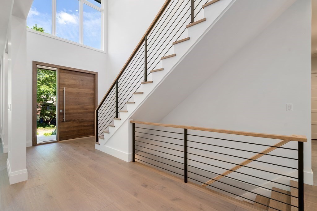 166 Paulson Road Newton, MA 02468 - Photo 4 of 38