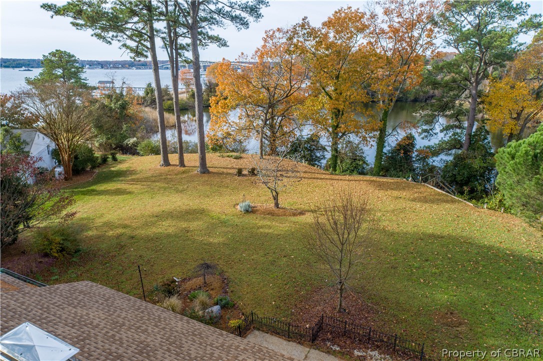 1317 Laurens Road Gloucester Point, VA 23062 - Photo 2 of 40