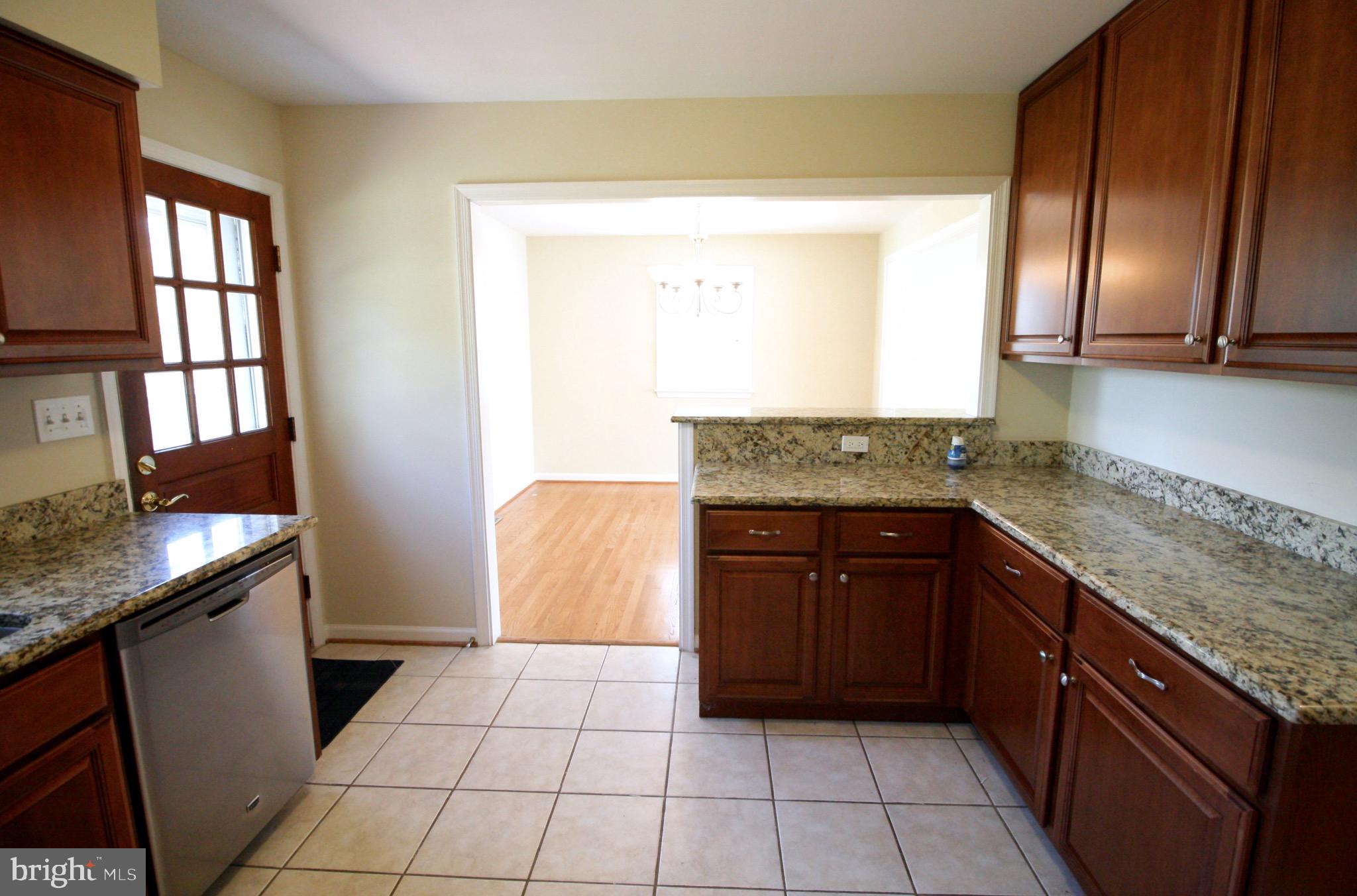 43594 Hay Road Ashburn, VA 20147 - Photo 12 of 29 Kitchen