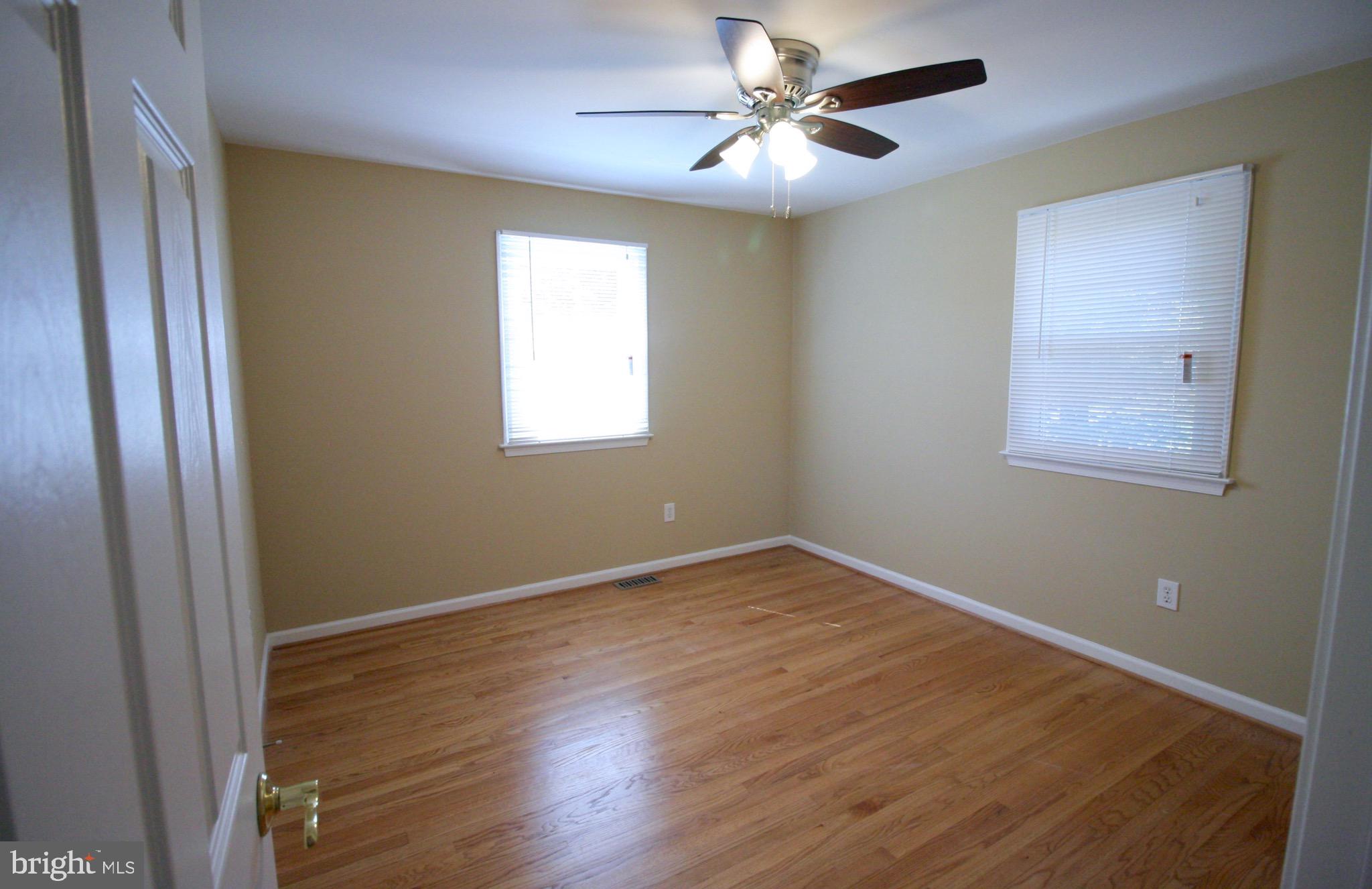 43594 Hay Road Ashburn, VA 20147 - Photo 16 of 29 Master bedroom