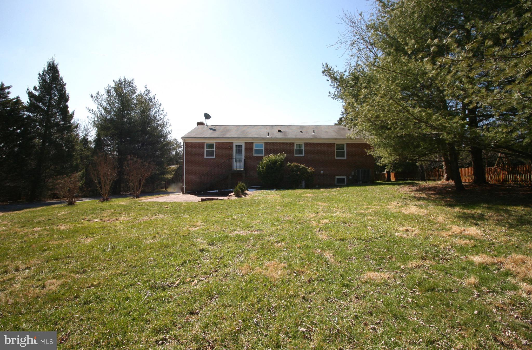 43594 Hay Road Ashburn, VA 20147 - Photo 3 of 29 Exterior rear
