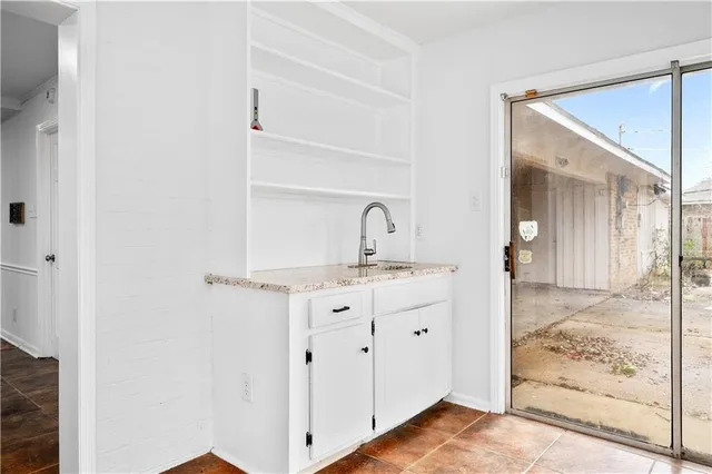 $367,000 | 509 Hartwood Drive, Alexandria, LA 71303