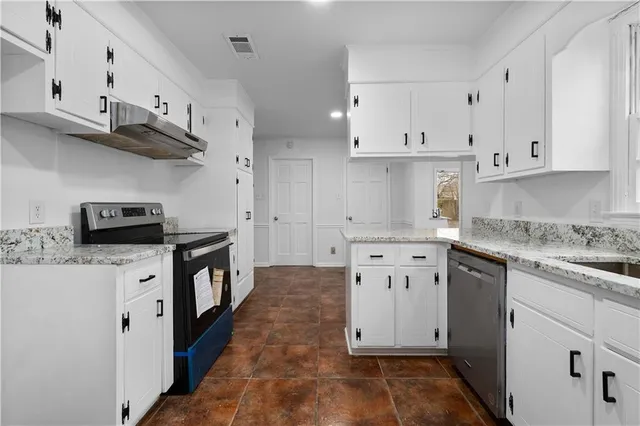 $367,000 | 509 Hartwood Drive, Alexandria, LA 71303