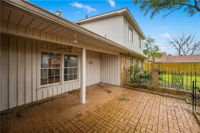 $367,000 | 509 Hartwood Drive, Alexandria, LA 71303