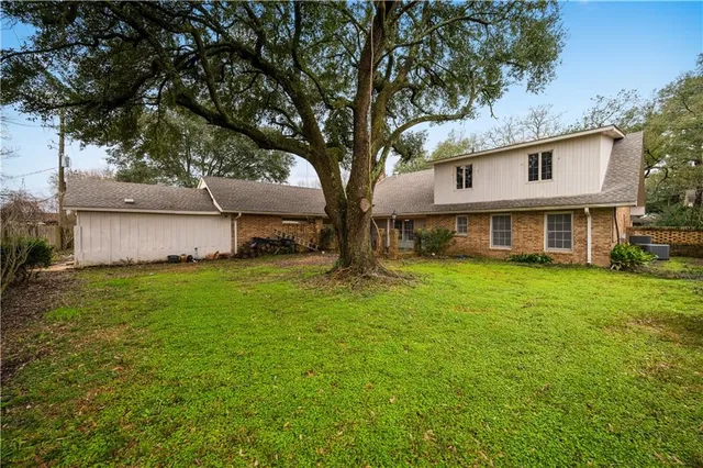 $367,000 | 509 Hartwood Drive, Alexandria, LA 71303