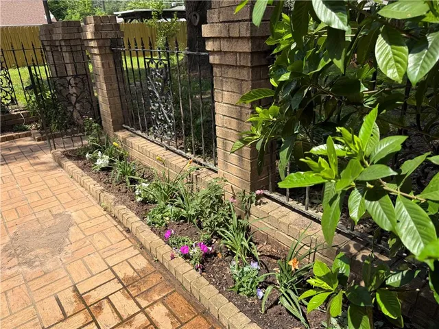 $367,000 | 509 Hartwood Drive, Alexandria, LA 71303