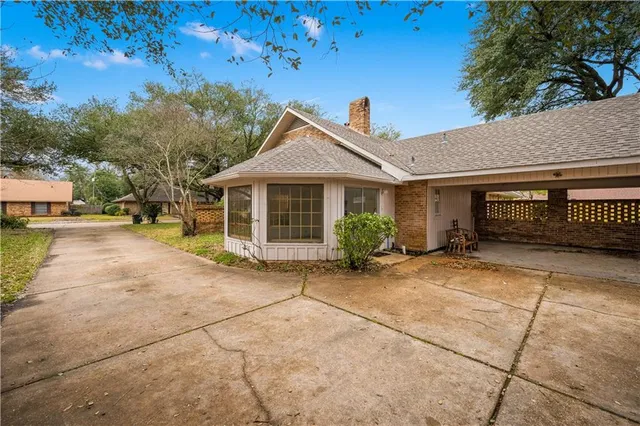 $367,000 | 509 Hartwood Drive, Alexandria, LA 71303