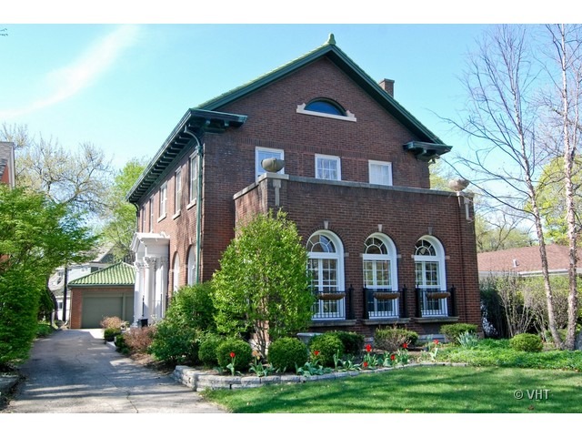 114 Michaux Road Riverside, IL 60546 - Photo 1 of 20