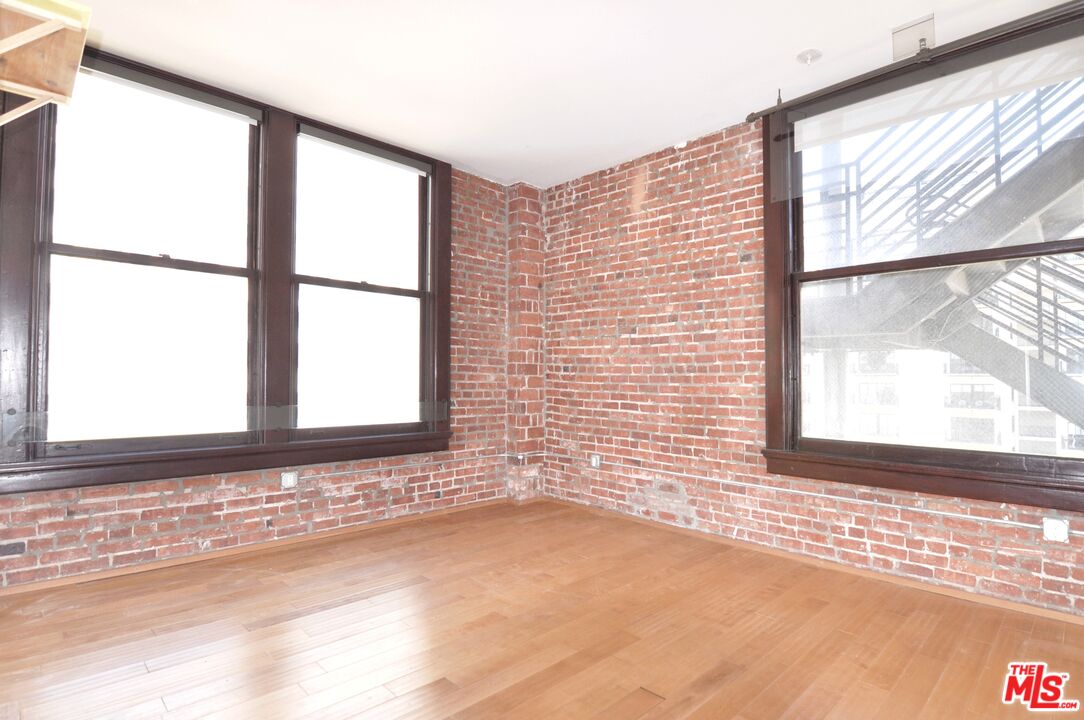 460 South Spring Street, Unit 701 Los Angeles, CA 90013 - Photo 13 of 33