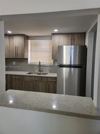 $2,450 | Fountainebleau, Miami, FL 33172