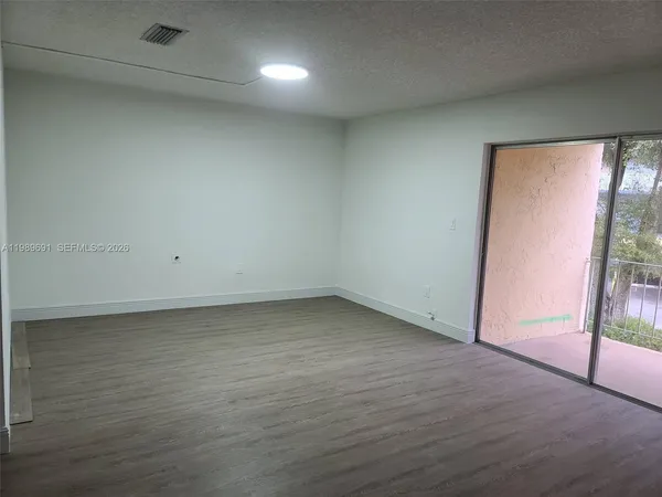 $2,450 | Fountainebleau, Miami, FL 33172