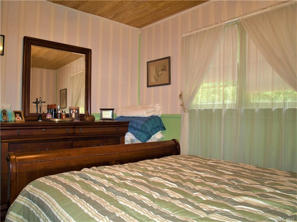 1212 Orion Davis Road Waynesville, NC 28786 - Photo 11 of 13 Gallery Image 11