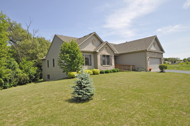 10722 Hunt Club Road Richmond, IL 60071 - Photo 1 of 25 Gallery Image 1