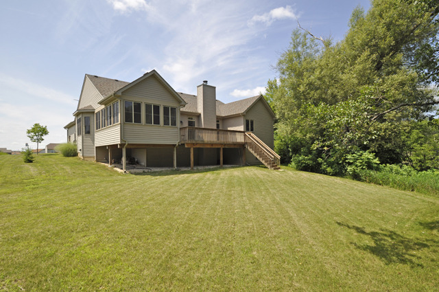 10722 Hunt Club Road Richmond, IL 60071 - Photo 2 of 25 Gallery Image 2