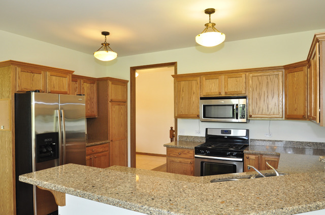 10722 Hunt Club Road Richmond, IL 60071 - Photo 4 of 25 Gallery Image 4