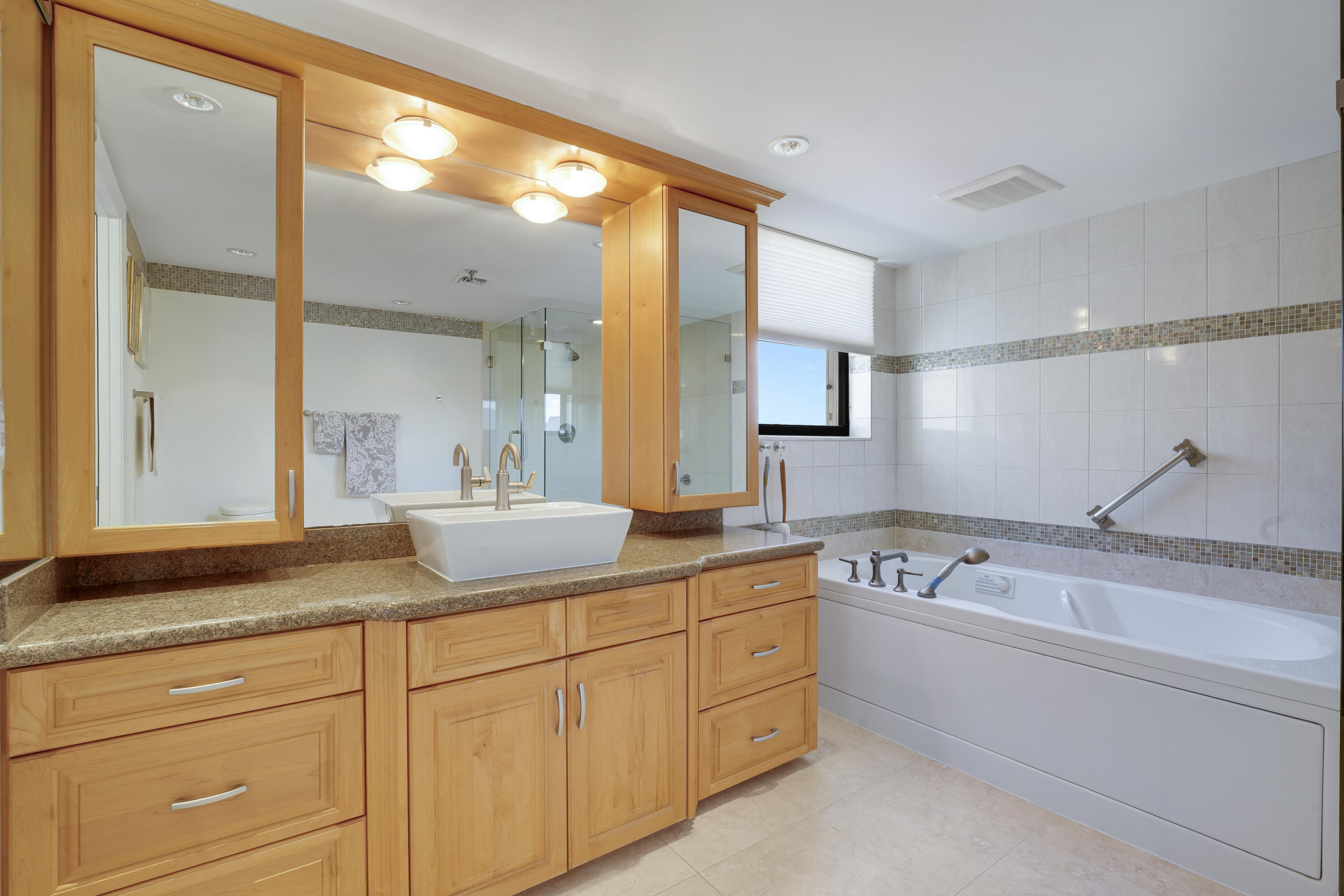 7567 Imperial Drive, Unit 702 Boca Raton, FL 33433 - Photo 26 of 50 Primary Bath Suite-2