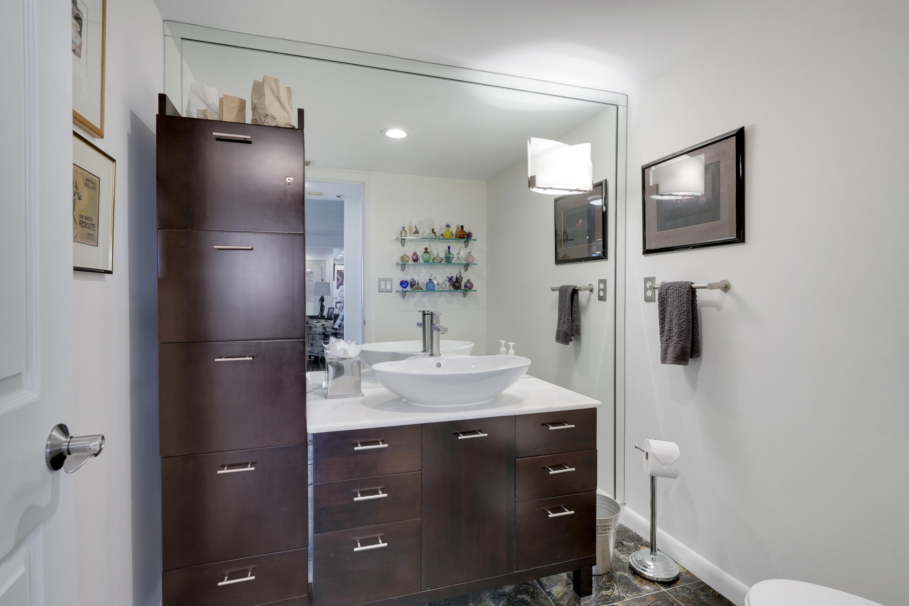 7567 Imperial Drive, Unit 702 Boca Raton, FL 33433 - Photo 28 of 50 Power Room