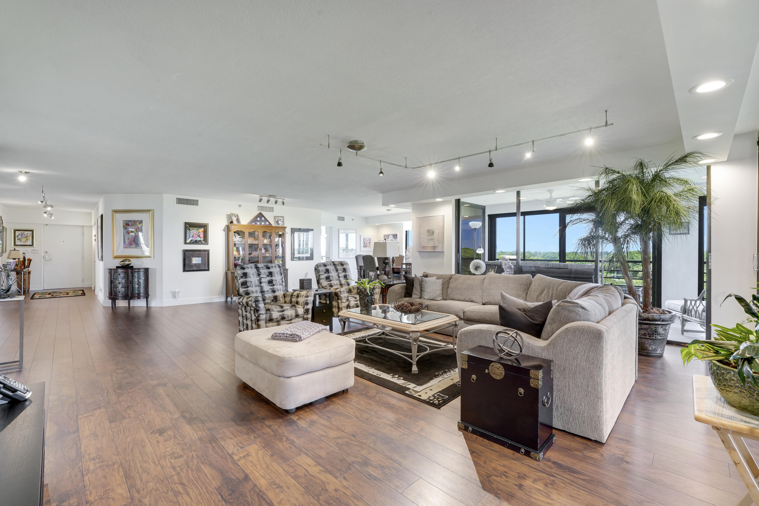 7567 Imperial Drive, Unit 702 Boca Raton, FL 33433 - Photo 8 of 50 Living-3