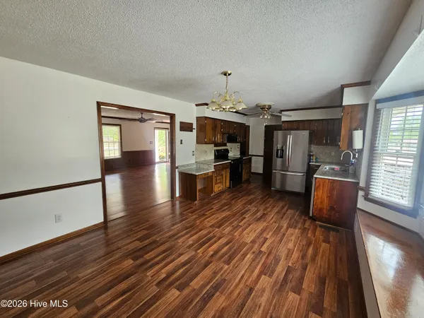 $2,200 | 7522 Marie Drive, Fayetteville, NC 28311