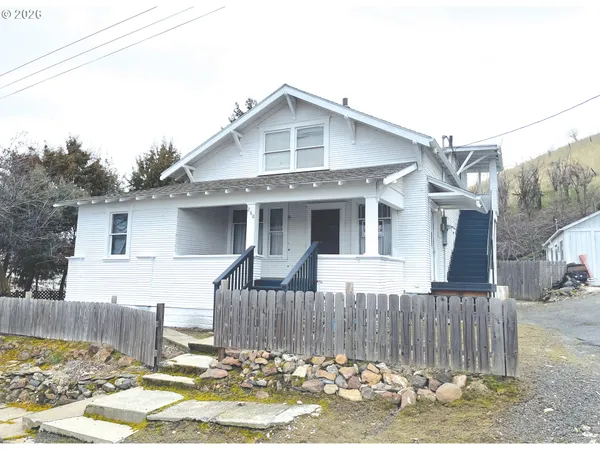 $299,500 | 260 West Center Street, Heppner, OR 97836