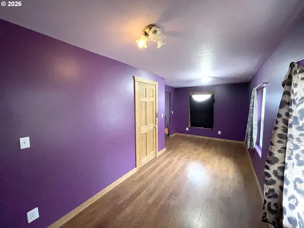 a view of empty room with window