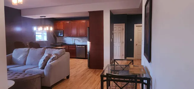 $229,900 | 6324 South Kimbark Avenue, Unit 405, Chicago, IL 60637