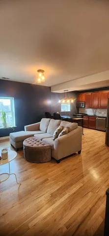 $229,900 | 6324 South Kimbark Avenue, Unit 405, Chicago, IL 60637